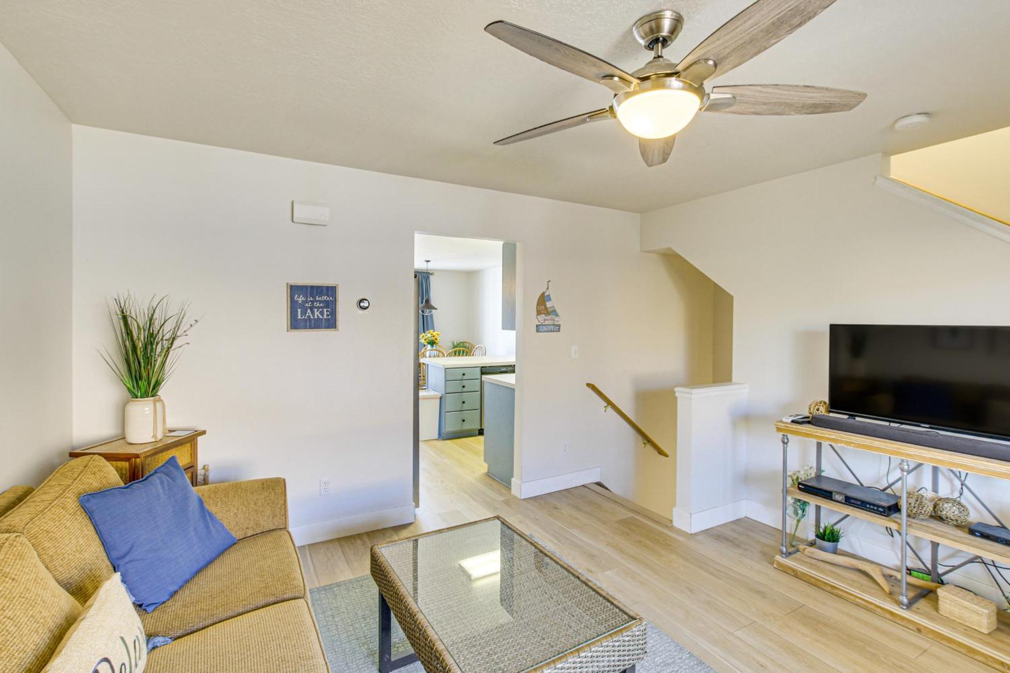 Spacious Garden City Townhome With Lake Views! Luaran gambar