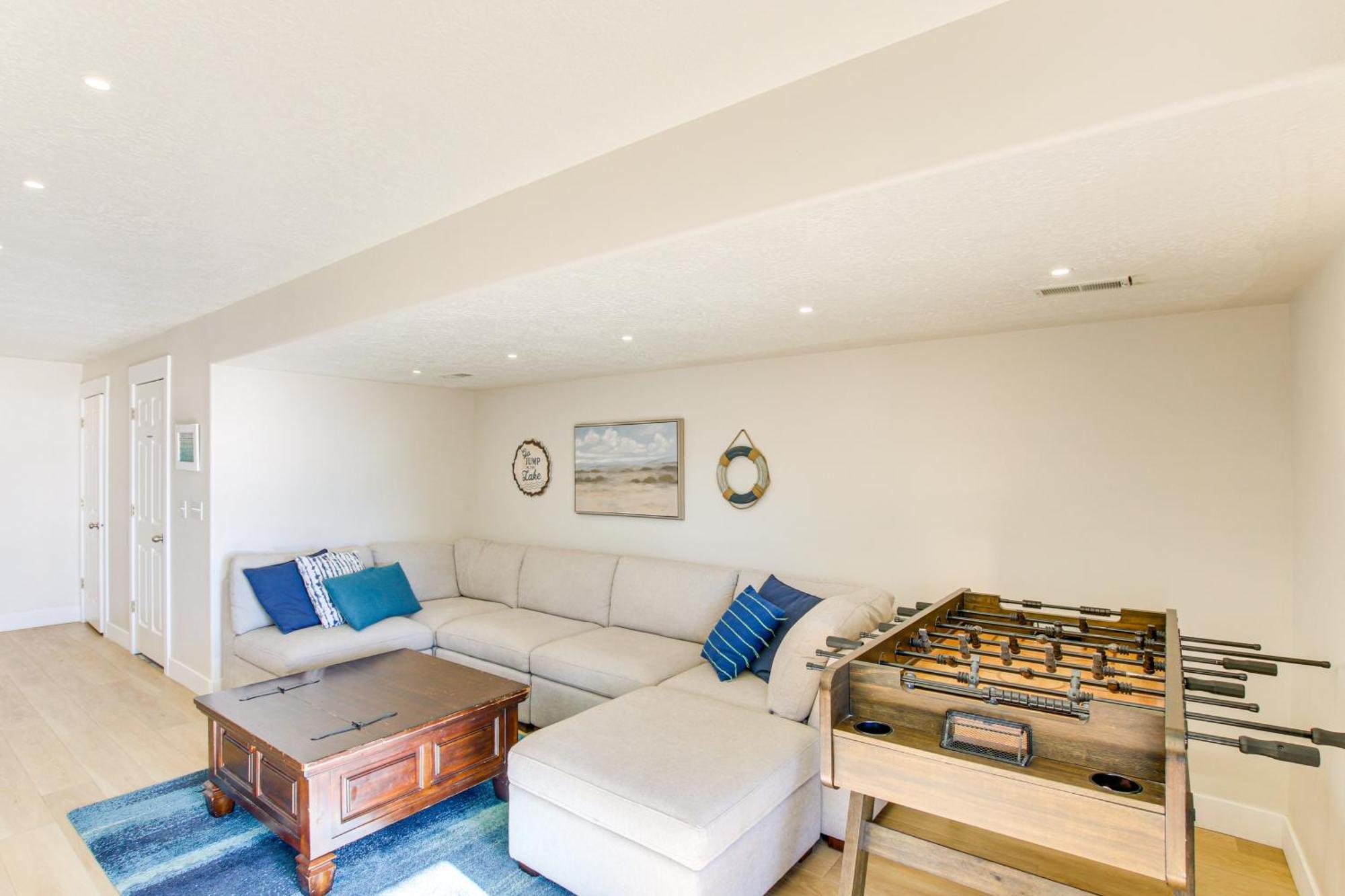 Spacious Garden City Townhome With Lake Views! Luaran gambar
