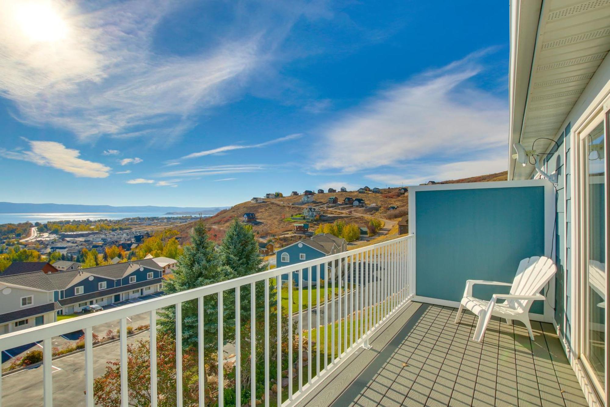 Spacious Garden City Townhome With Lake Views! Luaran gambar
